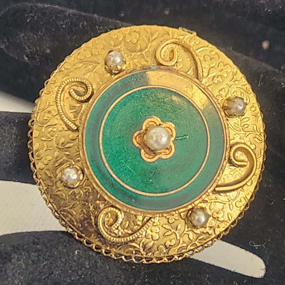 Antique Victorian Style Gold Tone Green Enamel Seed Pearl Round Floral‎ pendant